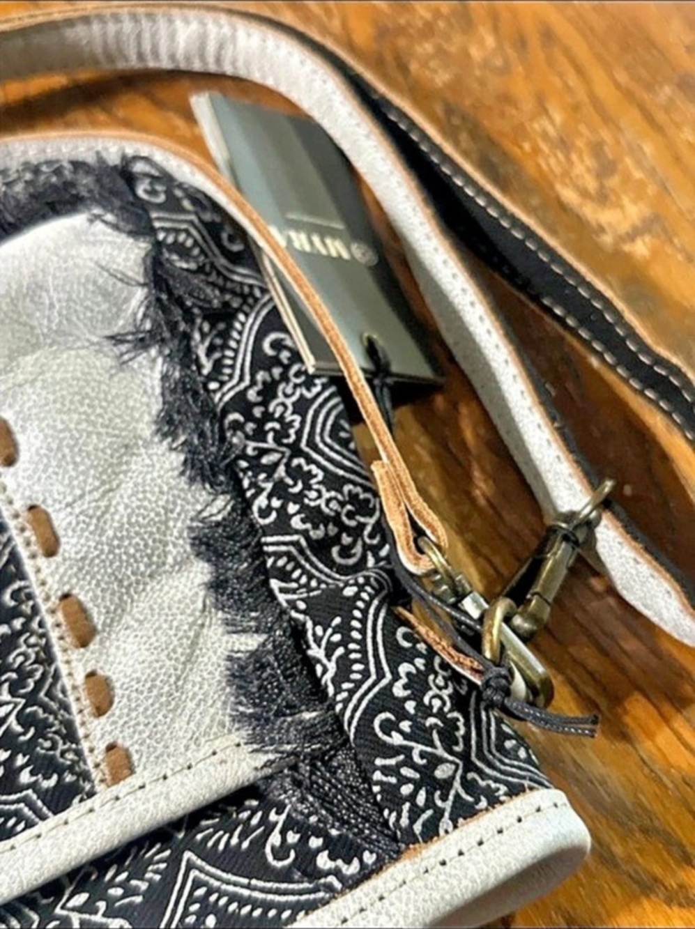 Myra Bag crossbody Paisley in Black & White - Picture 6 of 8